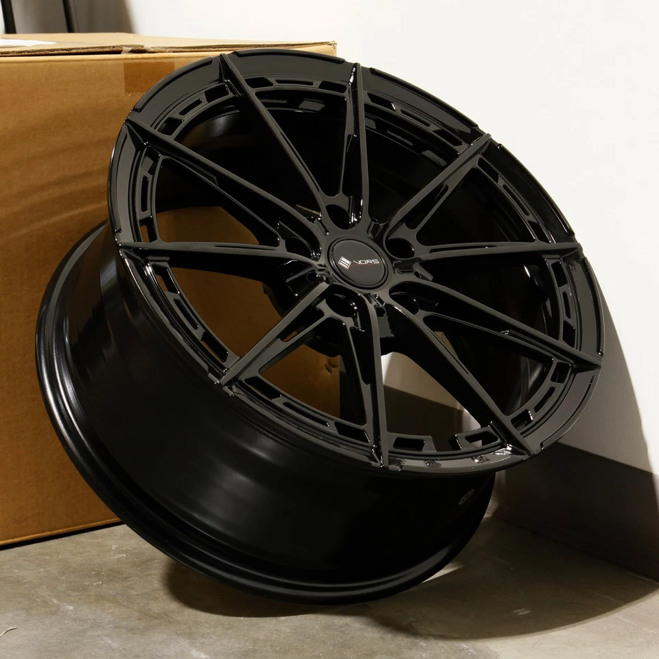 Ruedas negras 18x8 Vor LT84 5x114,3 35 (juego de 4) 73,1 Foto 1 de 4