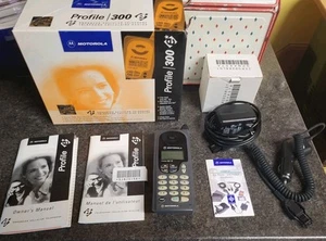 Coffret téléphone portable Motorola Profile 300e années 1990, chargeur, chargeur voiture, FONCTIONNE - Photo 1 sur 12