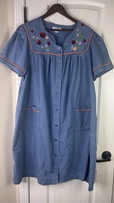 Vestido de casa de mezclilla Go Softly Patio bordado Ladybugs abotonado para mujer XL Muumu Foto 1 de 4