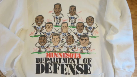Vintage 1989 MINNESOTA VIKINGS Department of Defense XL Sweatshirt CHRIS DOLEMAN Cover
