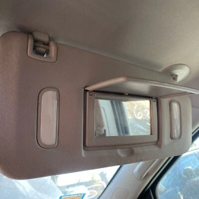 07-17 GMC ACADIA RH Passenger Sun Visor VIN J 11th Digit Limited Illuminated - Image 1 of 4
