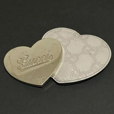 Espejo compacto Gucci Heart con estuche GG Ssima U7 Foto 1 de 4