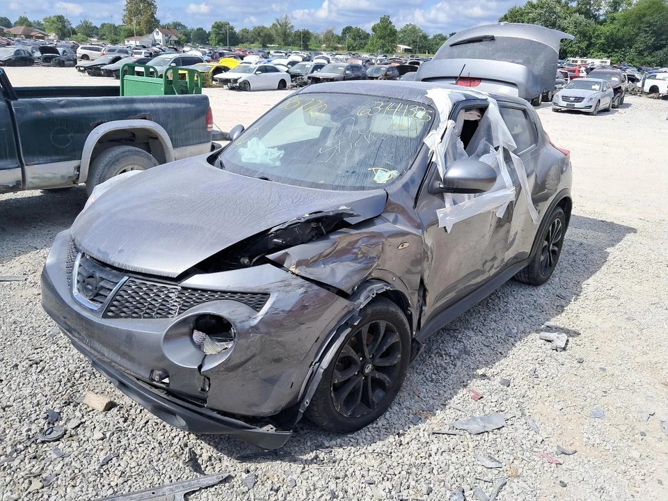 Cinturón de seguridad delantero derecho usado delantero se adapta a: Nissan Juke 2013 cubo pasajero retracto Foto 1 de 4