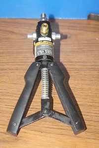 Fluke Pneumatic Test Pump 700PTP-1 - Picture 1 of 5