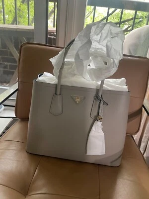 Nuevo bolso de mano doble Prada mediano Saffiano Foto 1 de 4