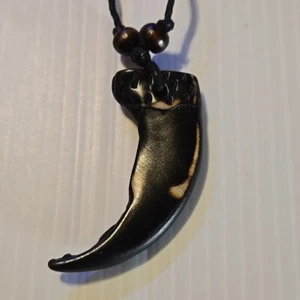 TOOTH / DESIGN ON IT Pendant Charm Adjustable Rope Necklace (CARVED-B0NE-LOOK) - Picture 1 of 9