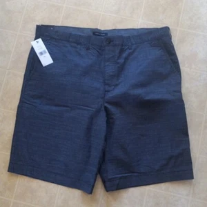 Tommy Hilfiger Shorts Men Sz 40 W Classic Fit Blue Bermuda Walking Shorts NEW - Picture 1 of 4