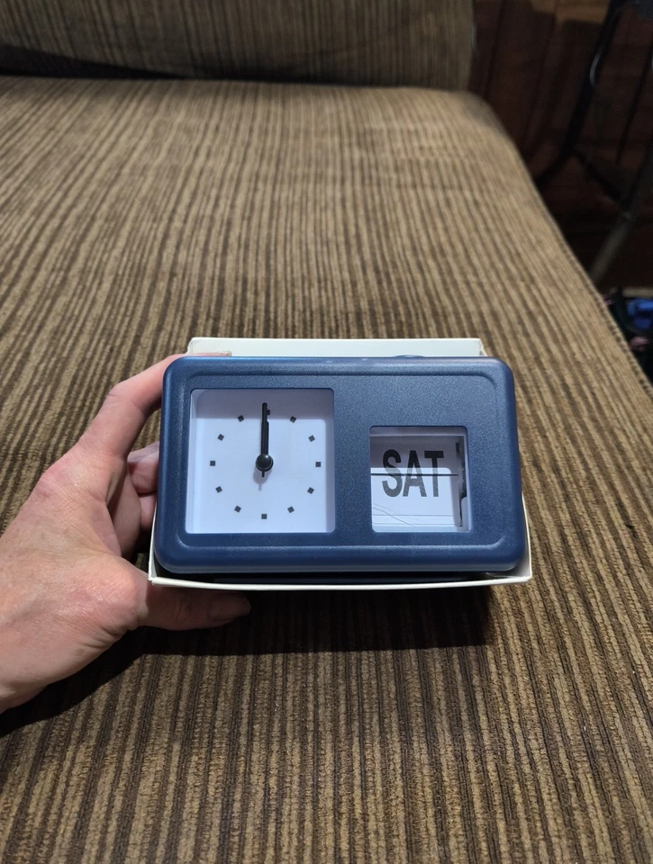 Analog Clock retro (blue) Target Bullseye Playground 2025