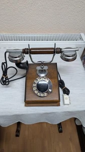Altes Holz-Telefon mit Wählscheibe. Einfach ansehen und entscheiden ! - Photo 1/7