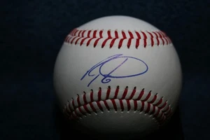 RYAN HOWARD AUTOGRAPHED BASEBALL PHILADELPHIA PHILLIES - Picture 1 of 2