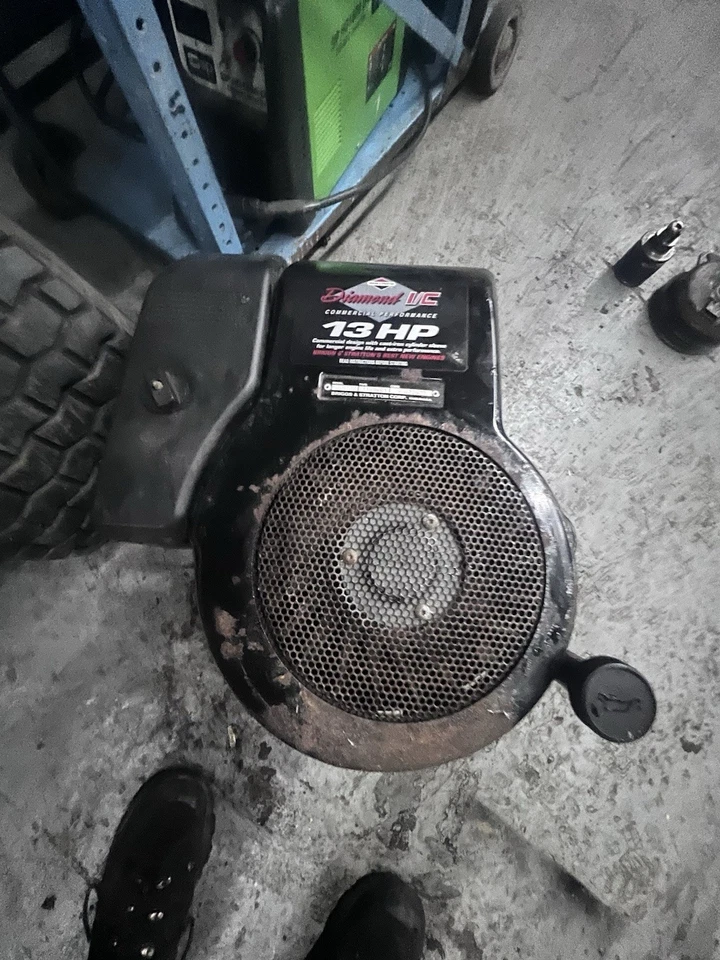 Briggs And Stratton 13hp i/c diamond commercial ride on mower engine 13 hp - Image 1 of 4