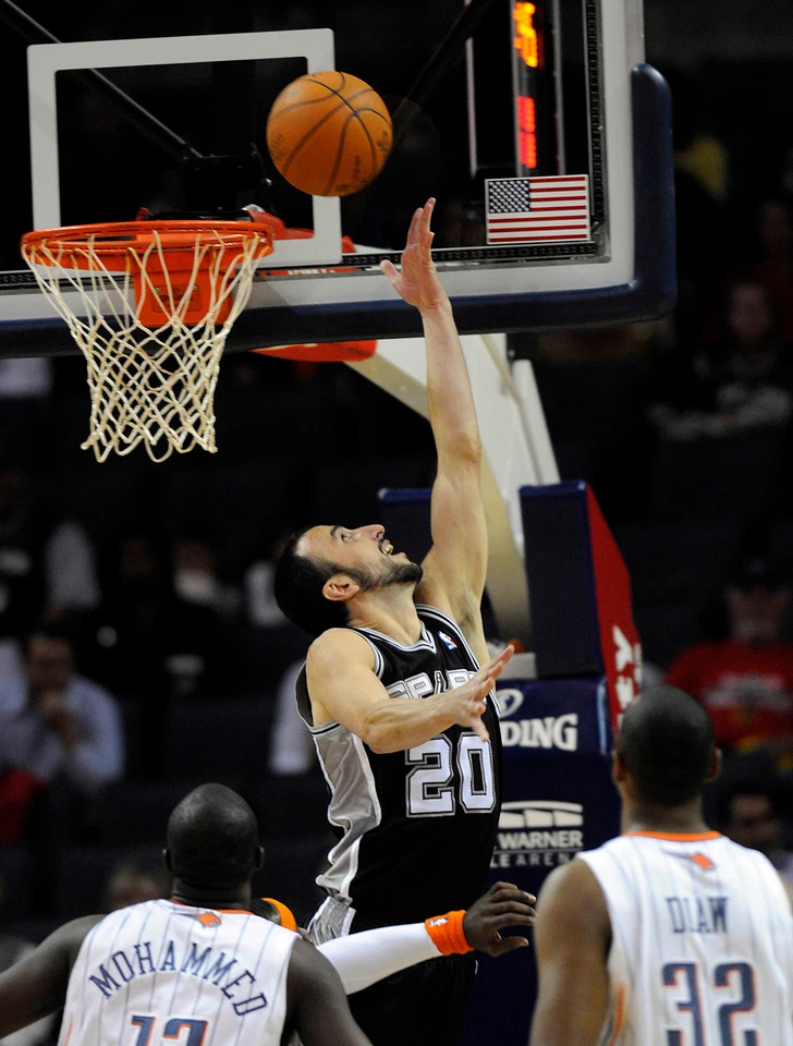 Manu Ginobili - Spurs, 8x10 color photo - Image 1 of 1