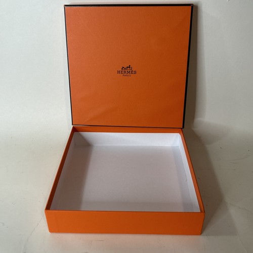 HERMÈS "Scatola Collana Grande Vuota Hermes 7 75""x 7 75""x 1 75"""