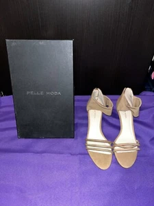 Pelle Moda Tan Shoes NEW Never Worn Kitten Heel - Picture 1 of 3