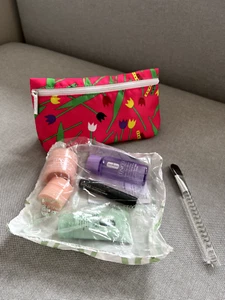 Clinique x Donald Skincare Collection 7-Pc Bag Gift Set - Picture 1 of 3