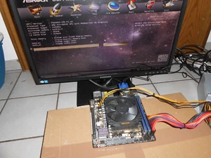 ASRock FM2A85X-ITX Mainboard mit CPU AMD A10-6800K, 8GB DDR3 - Bild 1 von 7
