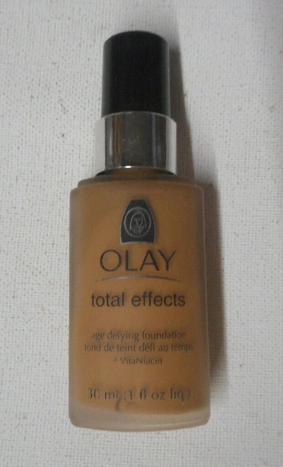 OLAY TOTAL EFFECTS AGE DEFYING FOUNDATION 72 MEDIUM TO DEEP HONEY uns NO CAP - Image 1 of 3