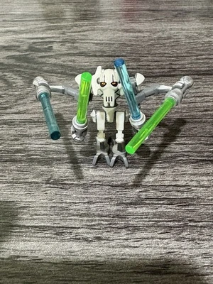 LEGO Star Wars 75286 General Grievous Minifigure with Lightsaber - Image 1 of 2