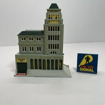 Micro Machines POLICE STATION City Scenes 1989 Galoob TESTED & WORKING - Image 1 of 4