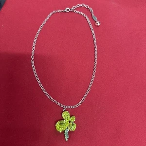 "Collar colgante de piedras preciosas geométricas verdes tono plata Sabika SPR23 17""+3,5"" extensión" - Imagen 1 de 9