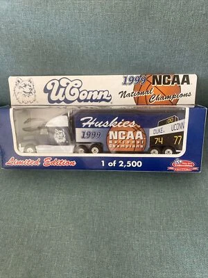 Remolque UCONN HUSKIES 1999 CAMPEONES NACIONALES/ROSA BLANCA COLECCIONABLES. Foto 1 de 4