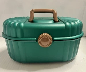 Vintage SASSABY Makeup Case Hard Plastic Deluxe Cloth Lined & Padded Travel Box - Picture 1 of 8