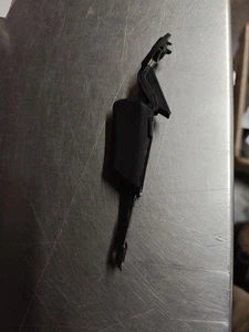 Ricambio regolazione pulsante sinistro Herman Miller Embody nero NUOVO  - Foto 1 di 4