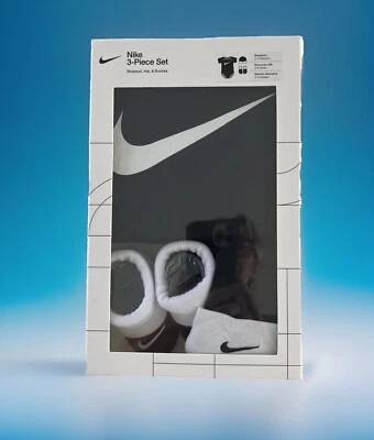 Conjunto de 3 piezas de ropa de bebé Nike; body, botines sombrero talla 0-6M negro blanco Foto 1 de 3