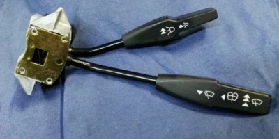 Limpiaparabrisas y faro Ford Escort 75-82 Capri 72-79 Taunus 84-93 con tallo Foto 1 de 4