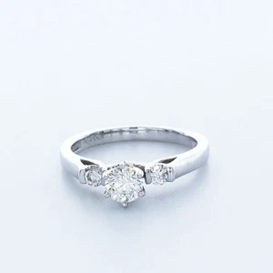 0.82ct G-SI1 Round Natural Certified Diamonds 950 Plat. Classic Three Stone Ring - Picture 1 of 7