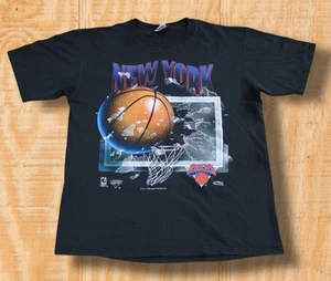 VINTAGE 1994 NUTMEG NEW YORK KNICKS XL BLACK SHATTERED BACKBOARD T-SHIRT USA - Picture 1 of 23