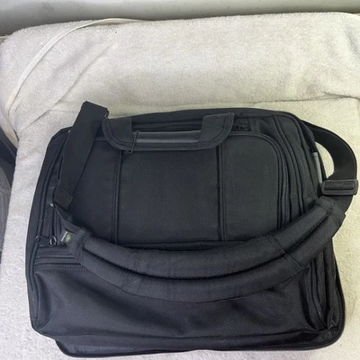 Capa de ombro Brenthaven TRILOAD XF, laptop de até 15”, TSA FRIENDLY EUC 16” x14” - Imagem 1 de 4