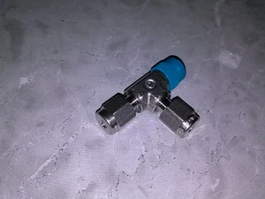 Swagelok SS-200-3TMT  , 1/8" Run Tee  ,,  - Picture 1 of 1