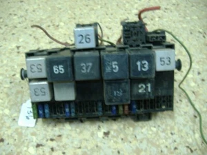 VW Fuse relay panel 82 - 92 yr vanagon jetta golf scirocco cabriolet 171941813D - Picture 1 of 3
