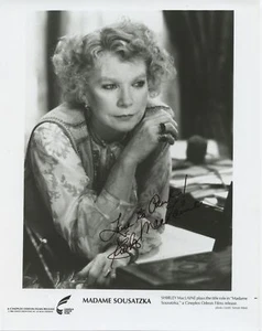 MacLaine, Shirley. (b. 1934): Signed photograph from "Madame Sousatzka" - Picture 1 of 1