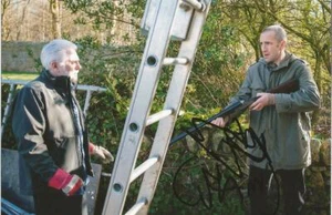 EMMERDALE* JAMES HOOTON 'SAM DINGLE' SIGNED 6x4 ACTION PHOTO+COA - Picture 1 of 1