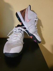 Nike Kyrie Irving Kyrie 5 BHM Black History Month BQ6237-100 Sz 6.5Y - Picture 1 of 14