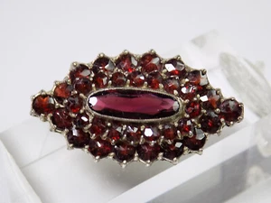 Vintage Charm Brosche Granat Silber 835er Floral Antikschmuck Unisex um 1950 - Picture 1 of 8