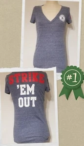 Neu mit Etikett VS Victoria's Secret PINK Boston Red Sox graues Shirt V-Ausschnitt MLB Oberteil L rotes Logo - Bild 1 von 7