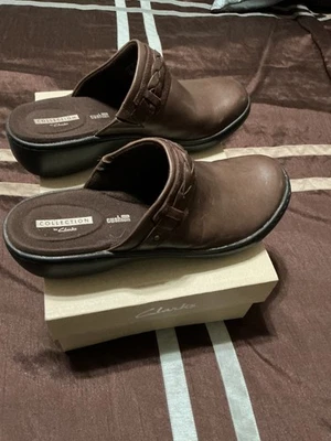 Clarks - Delana Abbey Dark Brown Leather Clogs - Size 7.5M (NEW: Never Worn) - Image 1 of 3