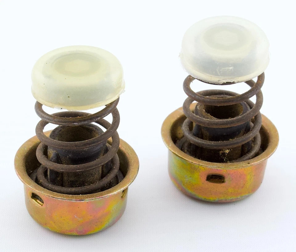 Pair of Dual 1218 Isolation Springs - Turntable Part - Image 1 of 1