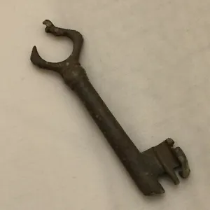 Medieval old bronze key metal detecting find  - Picture 1 of 3