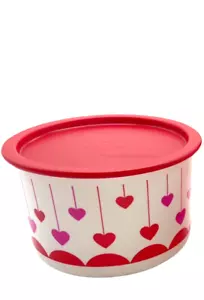 Tupperware Snackkanister in weiß mit roten Herzen und One Touch Dichtung Neu - Bild 1 von 1