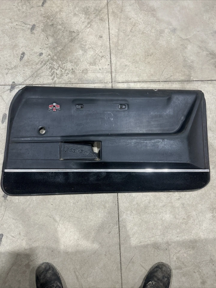 Pontiac Firebird 1969 T/A lado del pasajero panel de puerta de lujo negro original OEM Foto 1 de 4