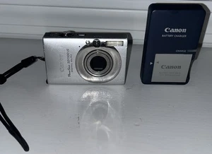 Canon PowerShot SD1100 IS Silver 8.0MP Digital ELPH Camera & Charger - Picture 1 of 8