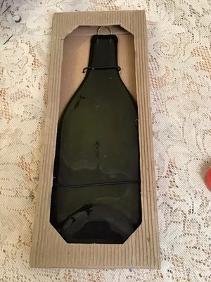 Botella verde caída con percha de alambre - Expositor o bandeja Foto 1 de 4