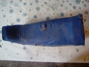 Suzuki rm 125 SEAT good base broken lug 1987 circa 01b00 - Picture 1 of 7