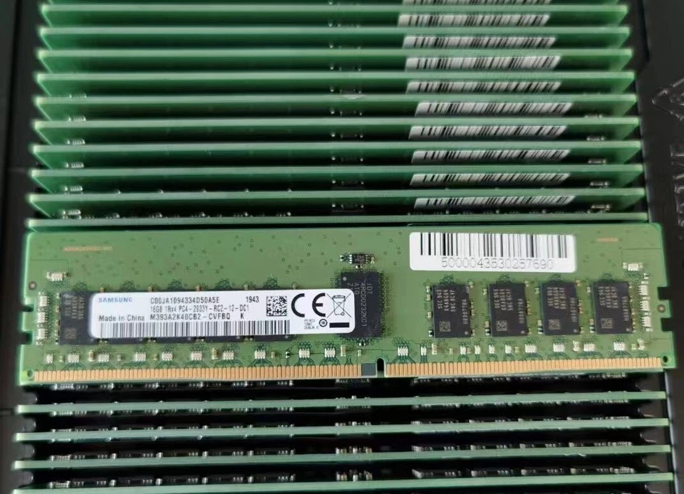 SAMSUNG 16GB DDR4 2933 Server RDIMM RAM 1Rx4 PC4-23400 M393A2K40CB2-CVF 288pin - Image 1 of 1