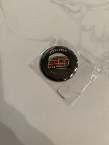 Neu mit Etikett The Pinecone Rustc Münze 2025 Pinehurst Golfball Marker Neu - Bild 1 von 2