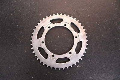 YAMAHA 1986 - 1990 YX600 RADIAN TRANSMISIÓN TRASERA ENGRANAJE PIÑÓN DE 45 DIENTES / FJ600 Foto 1 de 4